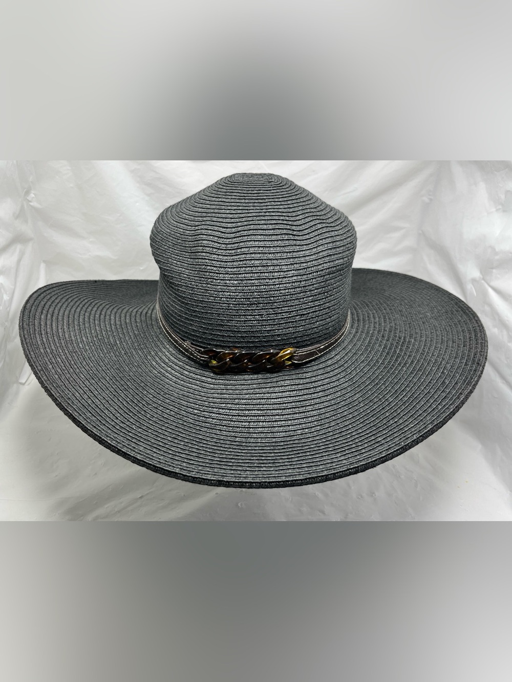 Wide-Brim Black Women’s Sun Hat with Chain-Link Band